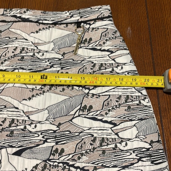 Ted Baker London Skirt. Black & white. Size 6 - Picture 11 of 12